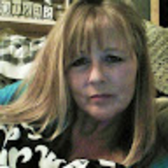 Meet your Posher, Deidre - Picture 1 of 1